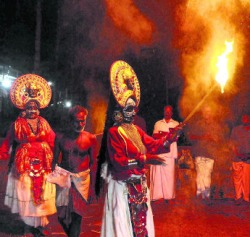 Theeyattu Kali